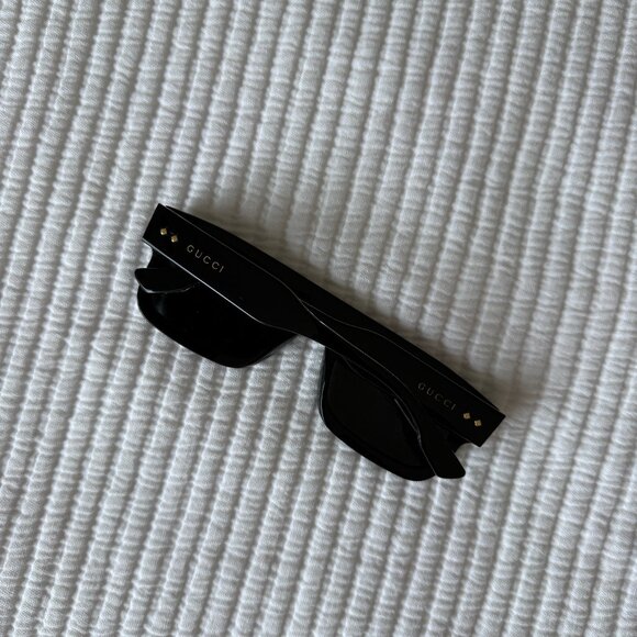 Gucci Black Sunglasses with Red Case - Picture 6 of 9